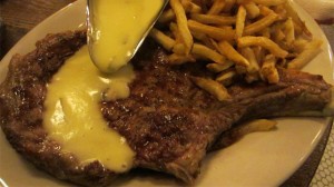 Ribeye steak with bearnaise sauce and fries