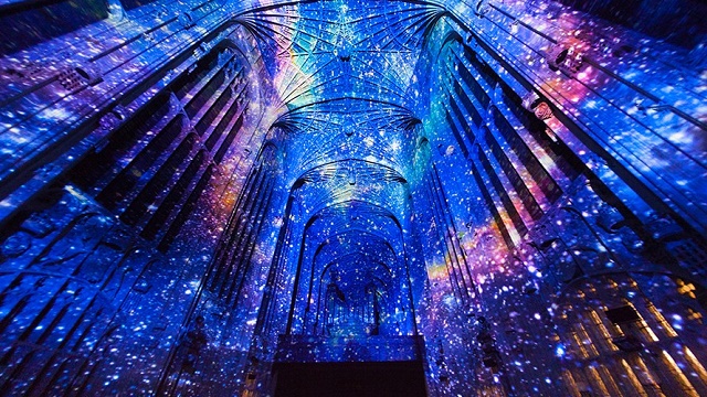 Lightshow of stars at King's College Chapel