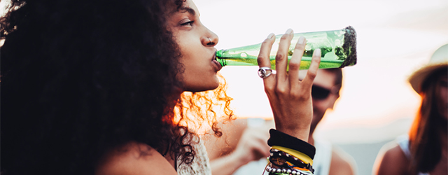 women drinking beer